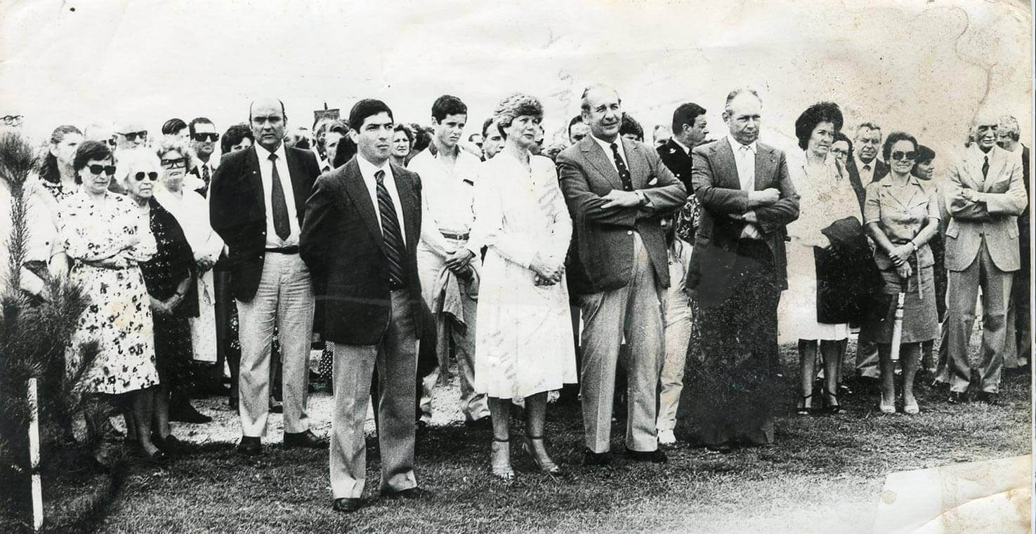 Inauguracion Plaza Pedro Boloqui, 11 febrero 1982. Presentes intendente de Chascomus Ing. Girado, Delegado Municipal de Lezama Mirta Invernizzi y contador cenenario